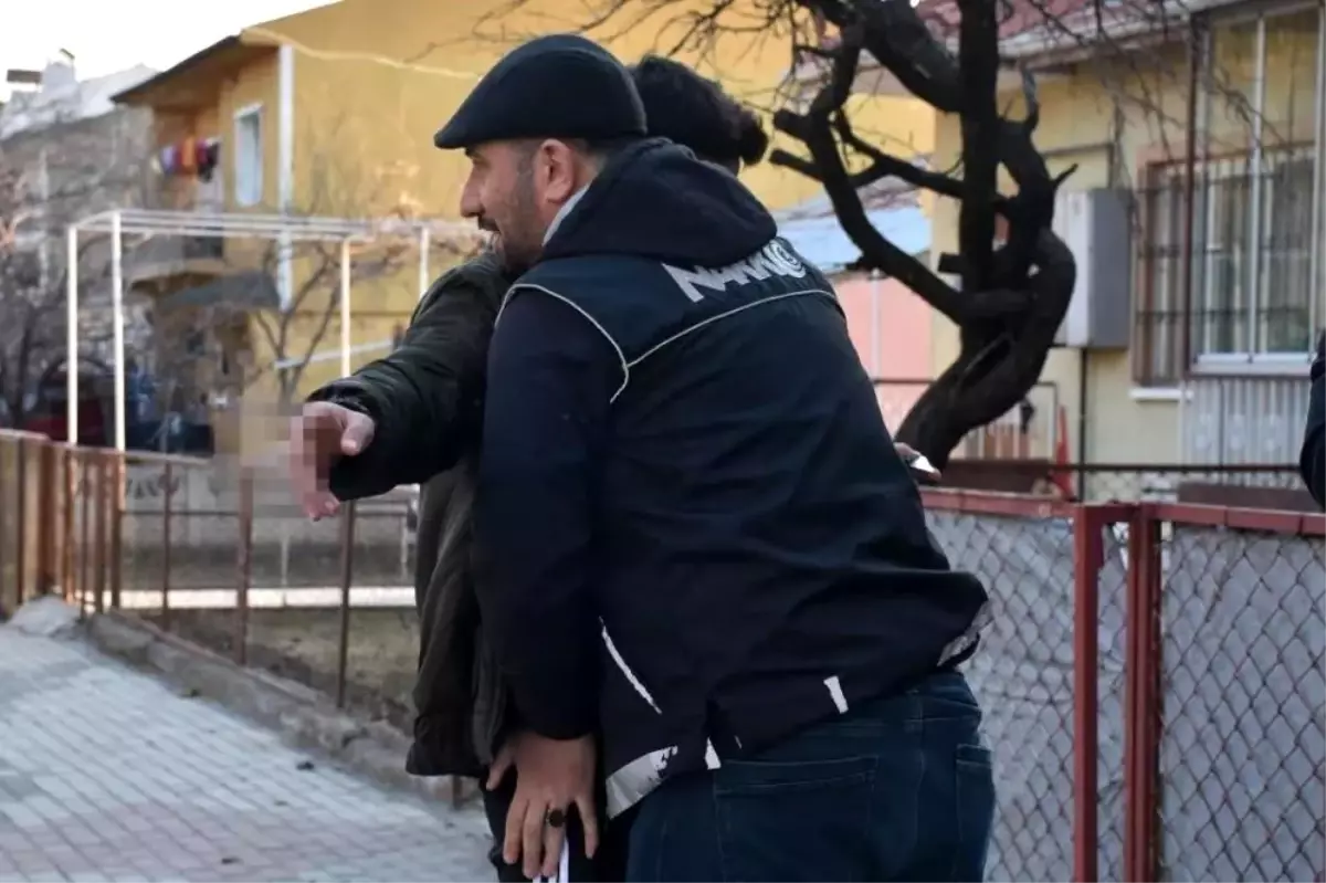 Erzincan\'da çeşitli suçlardan aranan 10 kişi yakalandı