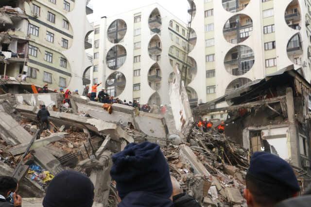 Galeria Sitesi ile ilgili ifade veren müteahhit: Yumuşak zemine denk geldim, vazgeçtim Galeria Sitesi ile ilgili ifade veren müteahhit: Yumuşak zemine denk geldim, vazgeçtim