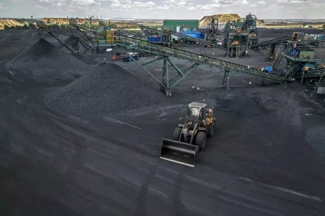 Güney Afrika'nın Madencilik Sektöründe Daralma Sürüyor Güney Afrika'nın Madencilik Sektöründe Daralma Sürüyor