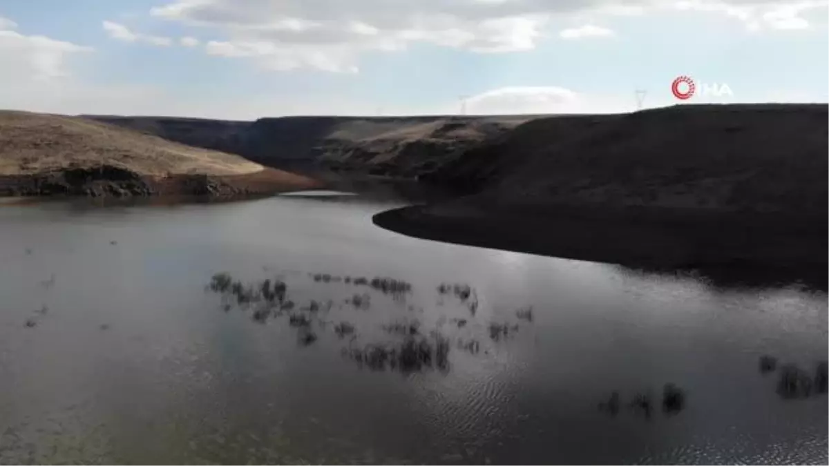 Kars Baraj Gölü\'nün buzları çözülüyor