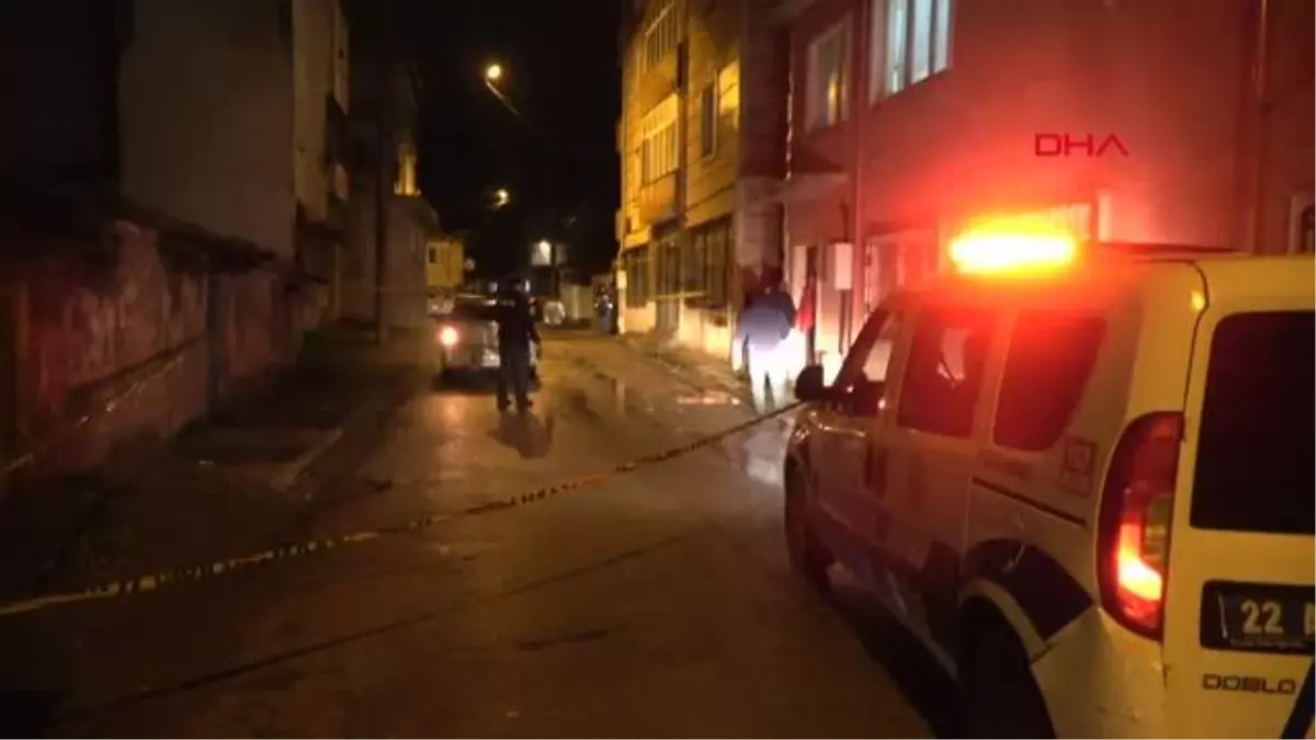 KAVGADA TÜFEKLE HAVAYA ATEŞ ETMEK İSTERKEN, YANINDAKİ ARKADAŞINI AĞIR YARALADI