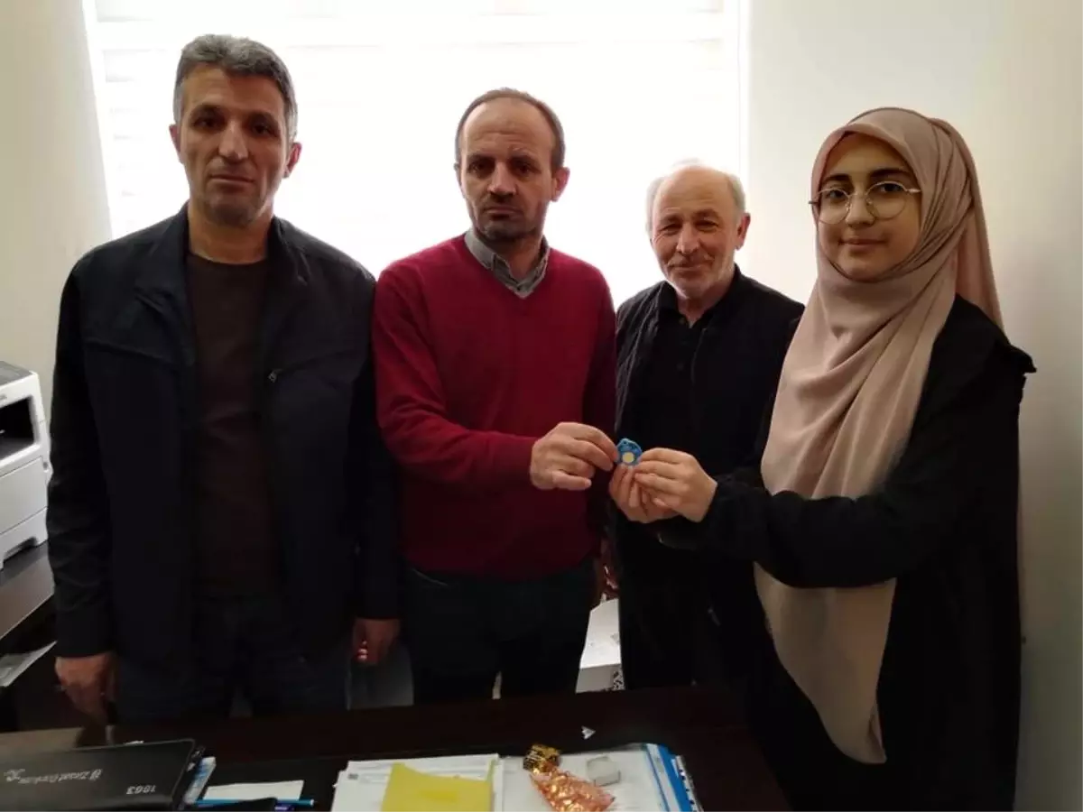 Kazandığı altını depremzedeler bağışladı