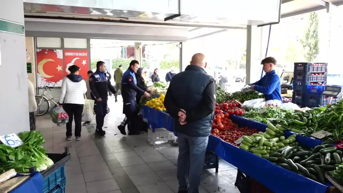 Marmaris Zabıtasından Merkez Pazar Yerinde Denetim