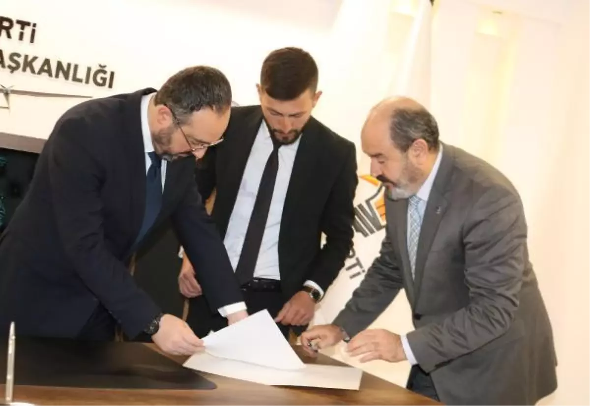 NEVŞEHİRLİ RECEP TAYYİP ERDOĞAN, AK PARTİ\'DEN ADAY ADAYI OLDU