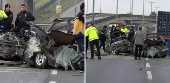 Önce bariyerlere sonra tıra çarptı! Beylikdüzü'nde hızla gelen otomobil iki kişiye mezar oldu