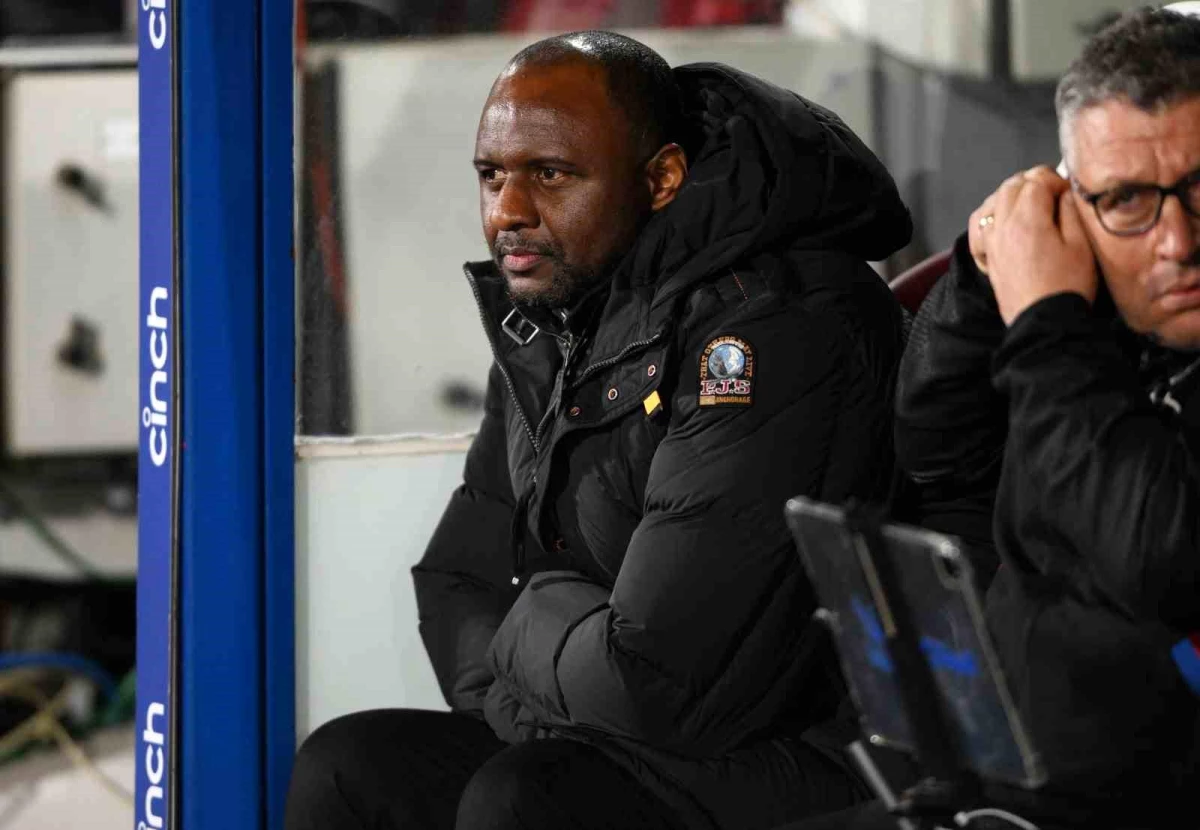 Patrick Vieira Crystal Palace\'tan ayrıldı