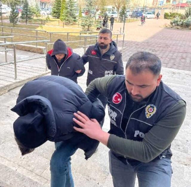 Son Dakika: Sivasspor-Fiorentina maçında futbolcu Bianco'ya yumruk atan taraftar dahil 2 kişi tutuklandı