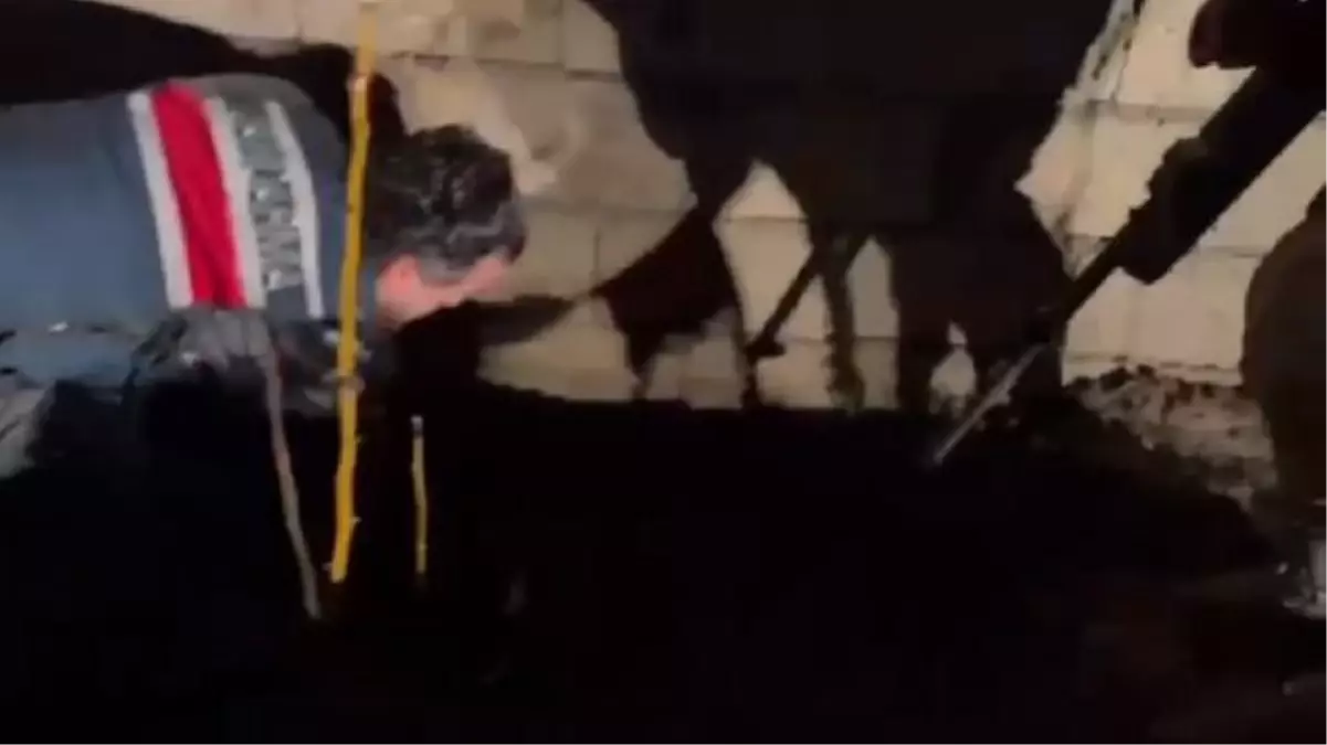 VAN\'DA TOPRAĞA GÖMÜLÜ SİLAH BULUNDU