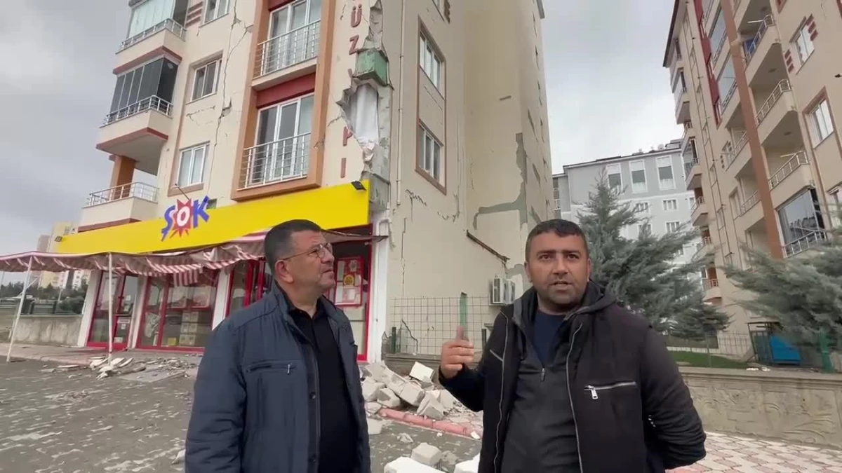 Veli Ağbaba: Ağır Hasarlı Binalara Hafif Hasarlı Raporu Verildiği İddiaları Var. Yetkililere Çağrı Yapıyoruz; Bu Konu Çok Önemli. İnsan Hayatı Riske...