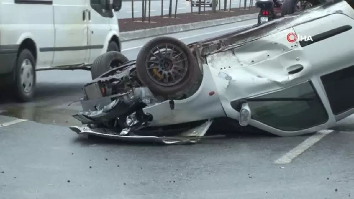 Yağışlı hava sürücülere zor anlar yaşattı, kazaların ardı arkası kesilmedi