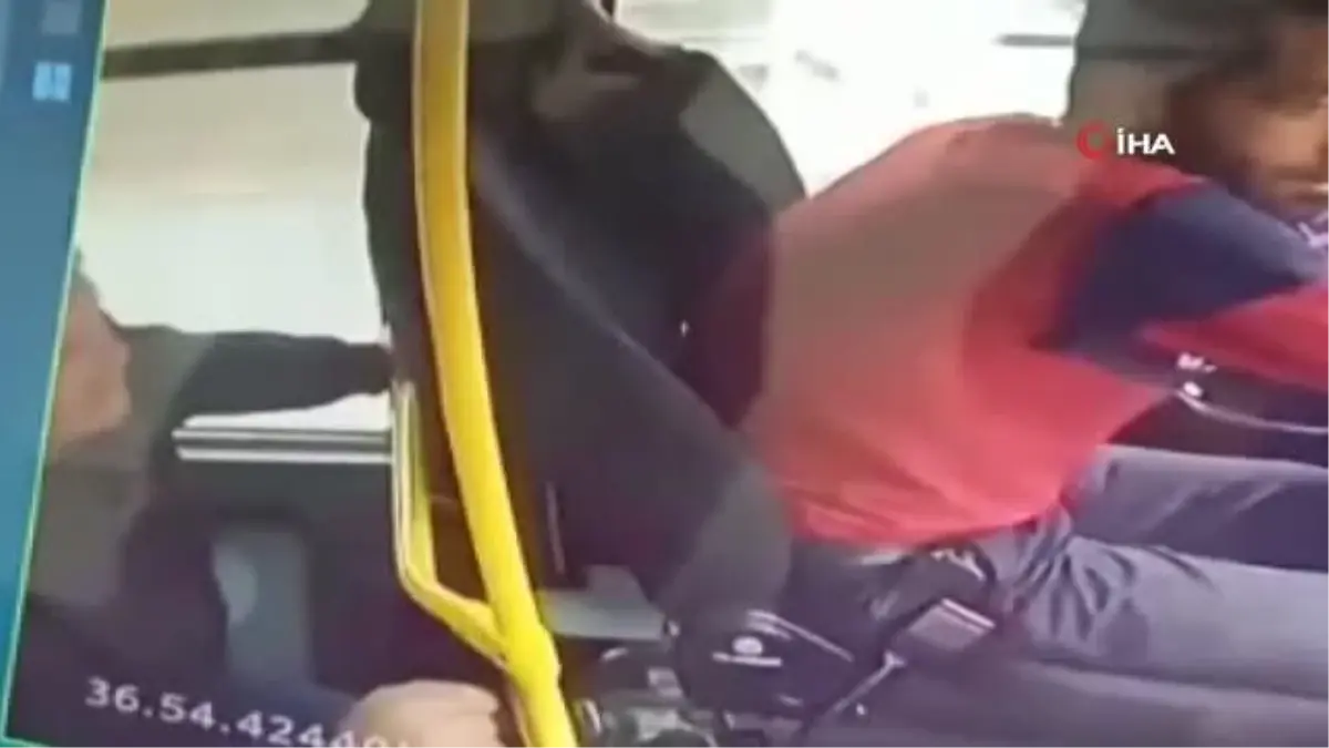 Yolcu olarak bindiği minibüsçünün 10 bin TL\'sini böyle çaldı