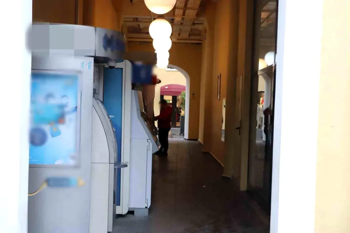 4 bin 500 TL\'sini ATM\'de unuttu