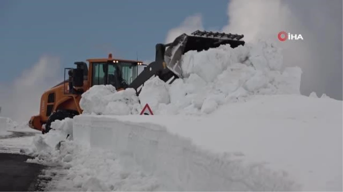 5 aydır kar nedeniyle kapalı olan Ardahan-Ardanuç yolu için çalışmalar başladı