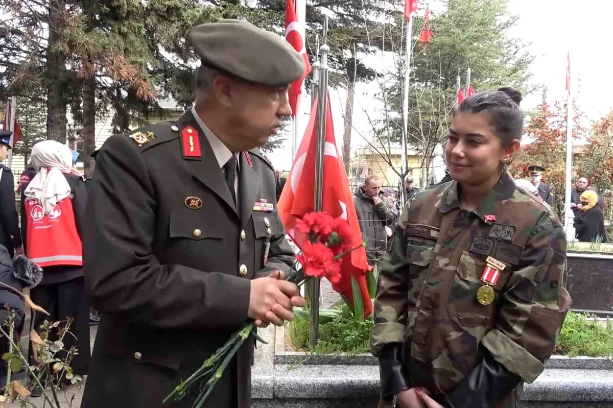 Babası şehit düştüğünde 4,5 yaşındaydı, üniformasını giyip kabrine gitti: "Üniforması benim için gurur tablosu"