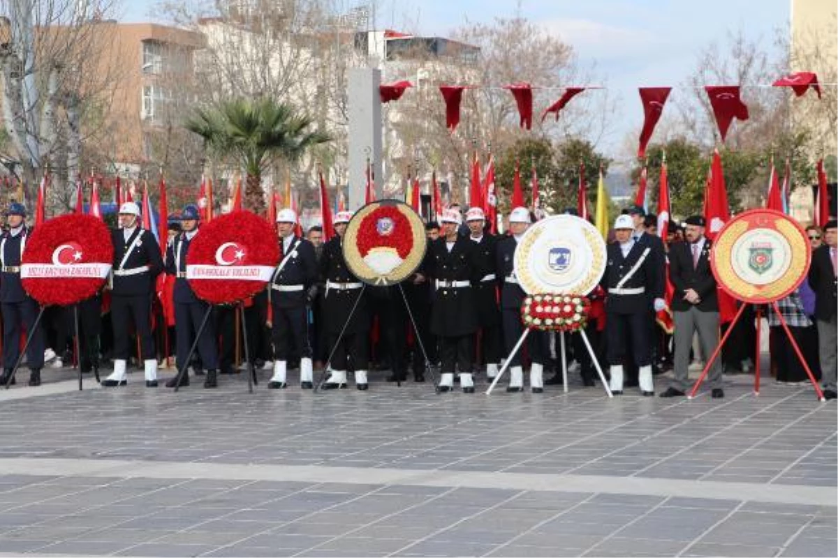 Çanakkale Deniz Zaferi\'nin 108\'inci yılı çelenk sunumu ile başladı