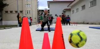 Depremzede çocuklar depremin etkilerini sporla atıyorlar