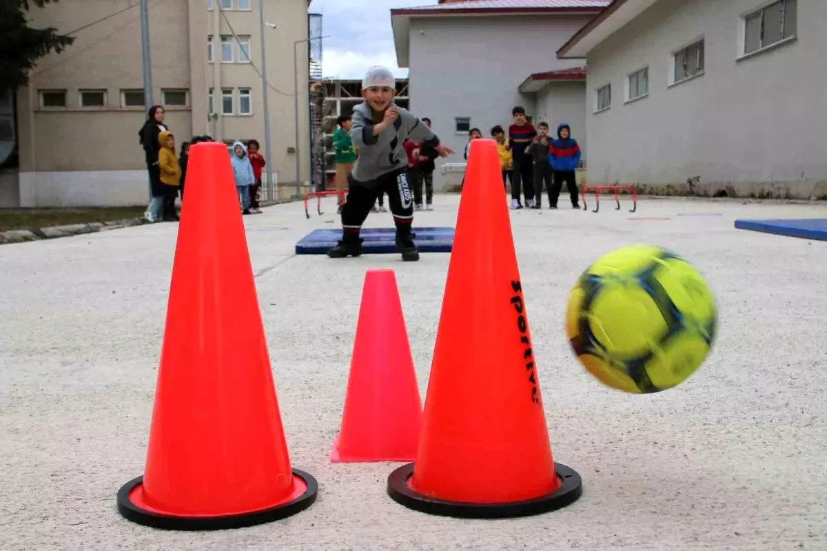 Depremzede çocuklar depremin etkilerini sporla atıyorlar