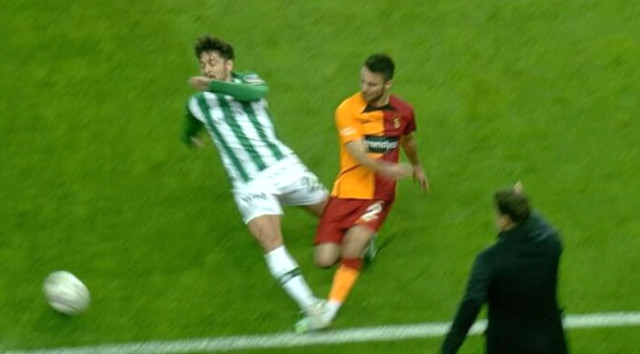 Eski hakem, Konya-Galatasaray maçında verilen karara inanamadı: Korkunç bir görüntü