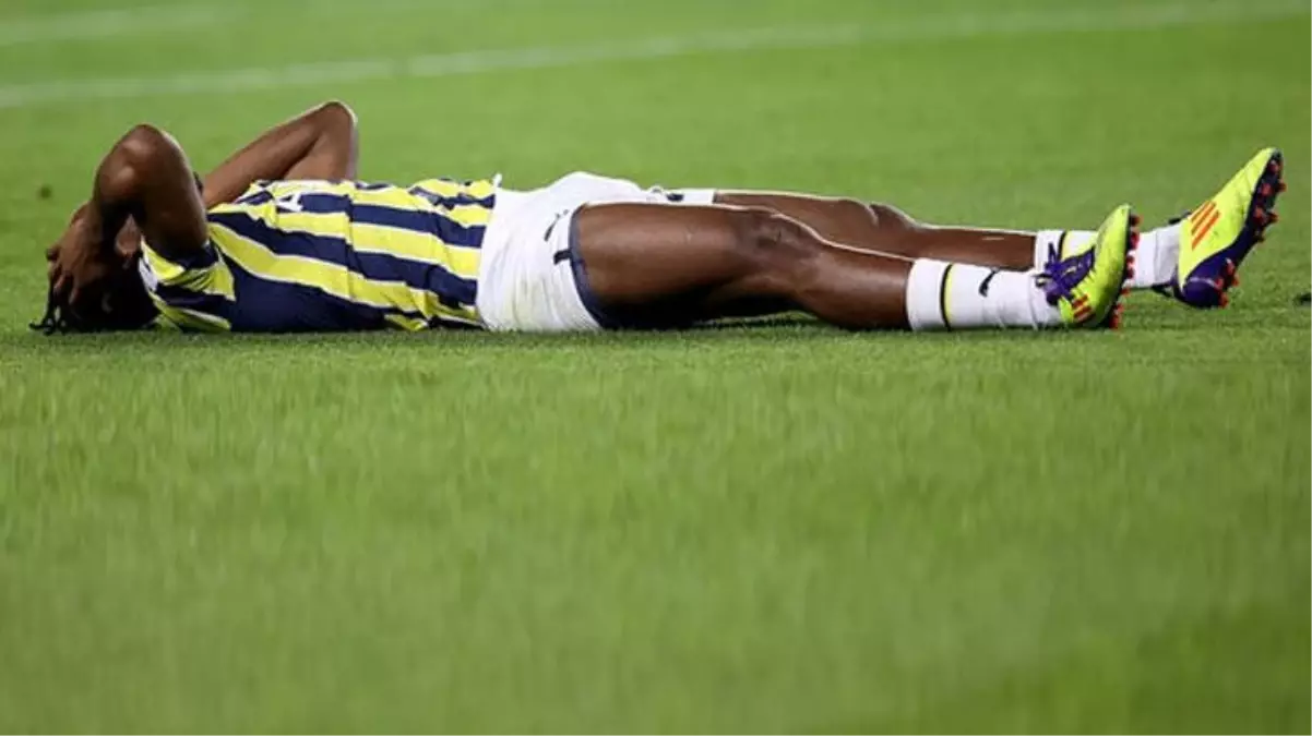 Fenerbahçe\'nin yıldızından kötü haber! Batshuayi 3-4 hafta sahalardan uzak kalacak