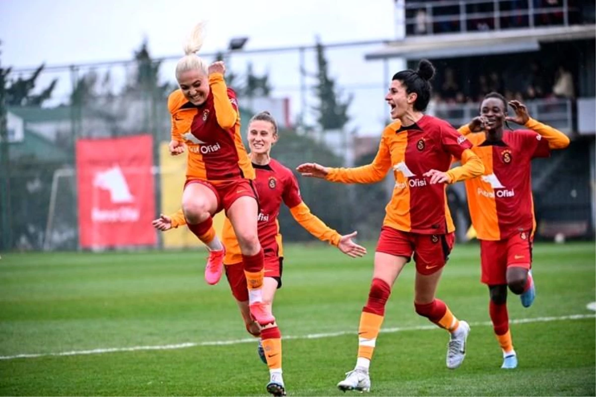 Galatasaray Kadın Futbol Takımı normal sezonu lider tamamladı