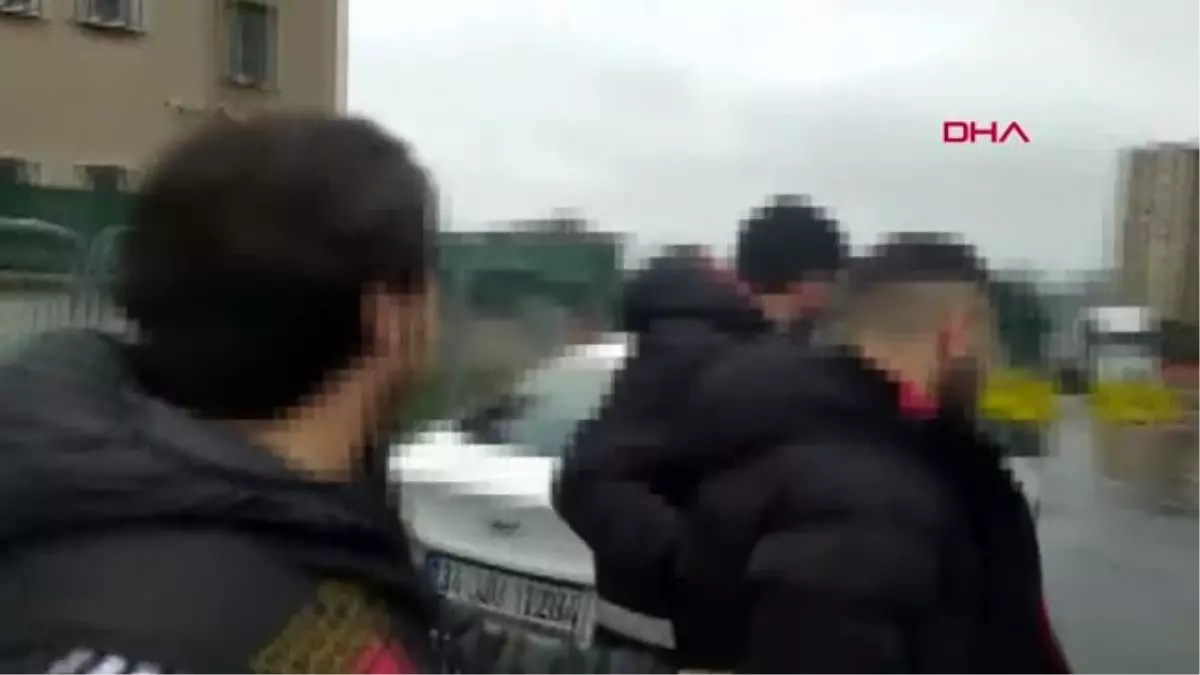 İSTANBUL-KÜÇÜKÇEKMECE\'DE MOTOSİKLET KASKI YÜZÜNDEN KIRAATHANE SAHİBİNİ VURAN ŞÜPHELİ TUTUKLANDI