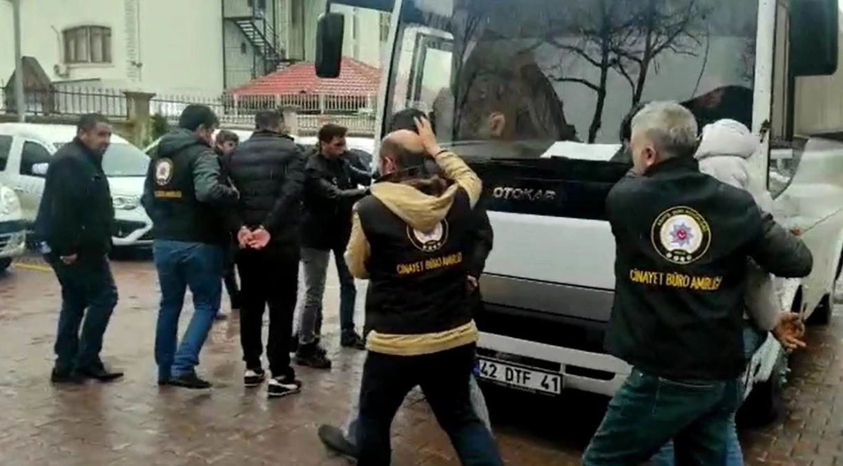 Konya\'da caddede silahlı çatışmaya giren 6 şüpheli tutuklandı