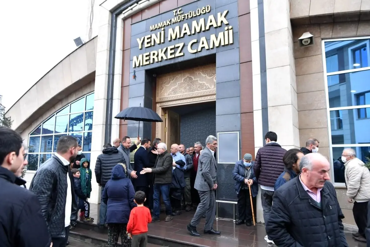 Mamak\'ta depremde hayatını kaybedenlerin 40. gününde mevlit okutuldu