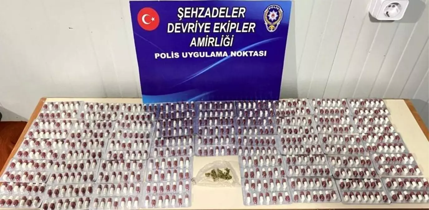 Manisa\'da uyuşturucu operasyonu: 2 gözaltı