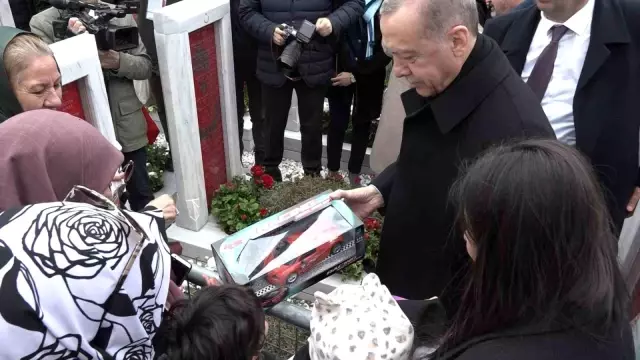 Minik poyraz Cumhurbaşkanı Erdoğan'dan 200 lira harçlığı kaptı