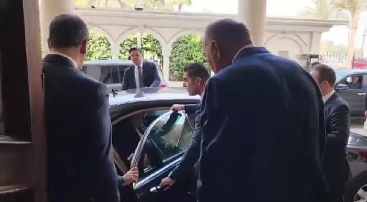 Mısır Dışişleri Bakanı Sameh Shoukry, Mevlüt Çavuşoğlu\'nu Tahrir Sarayı\'nda Karşıladı