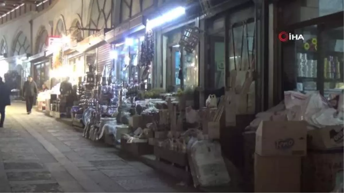 Semerciler Çarşısı esnafları kepenklerini açmaya başladı