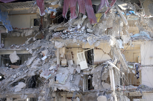 Son Dakika: Kahramanmaraş merkezli depremlerde hayatını kaybedenlerin sayısı 49 bin 589'a yükseldi
