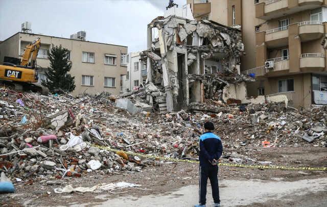 Son Dakika: Kahramanmaraş merkezli depremlerde hayatını kaybedenlerin sayısı 49 bin 589'a yükseldi