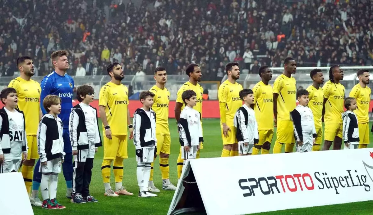 Spor Toto Süper Lig: Beşiktaş: 0 İstanbulspor: 0 (Maç devam ediyor)