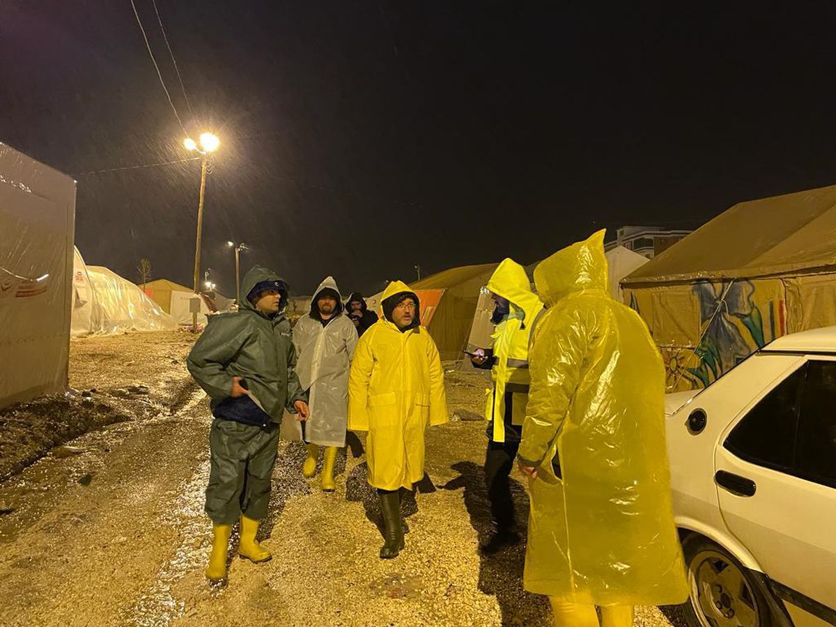 Vali Çiçek, deprem ve selin vurduğu Adıyaman'da çalışmaları yakından takip ediyor