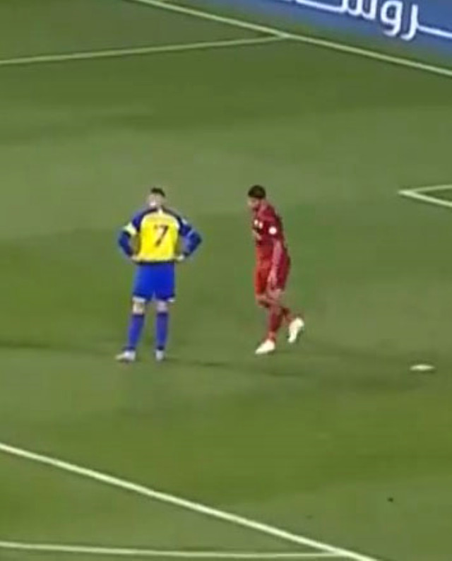 Al Nassr maçında atılan şut dalga konusu oldu! Ronaldo'nun tepkisine dikkat