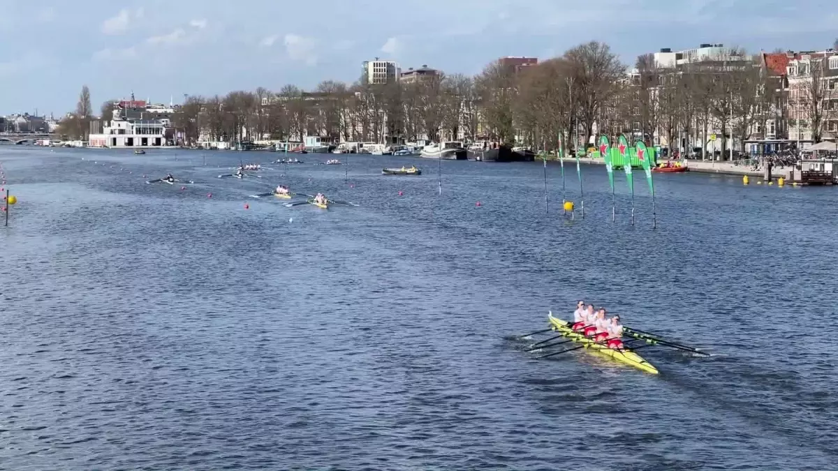 Amsterdam Geleneksel Kürek Çekme Turnuvasına Ev Sahipliği Yapıyor