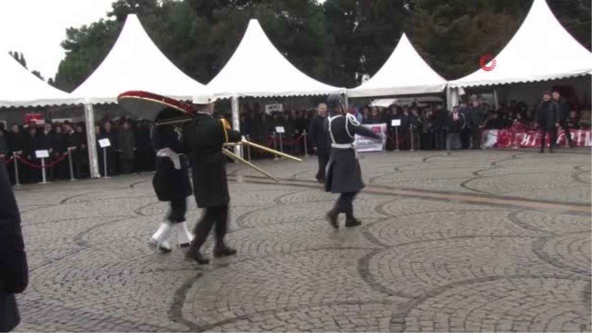 Çanakkale Şehitleri, Edirnekapı Şehitliği\'nde törenle anıldı