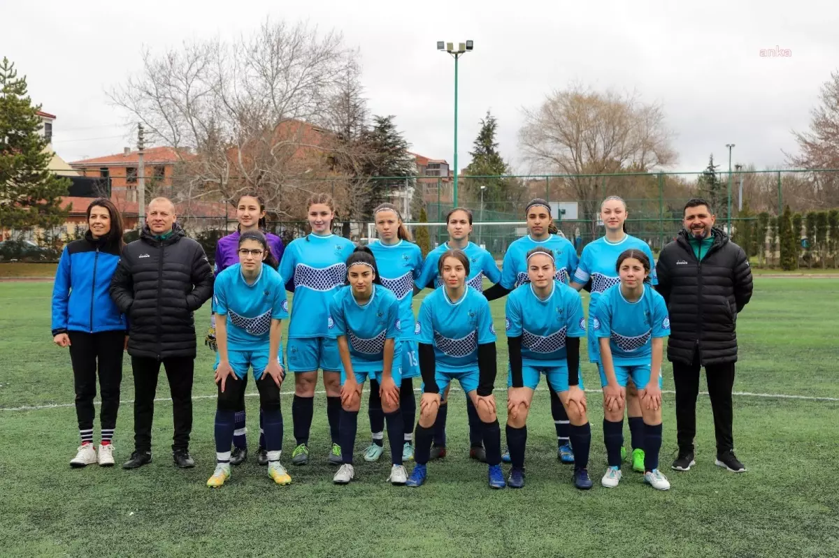 Eskişehir Büyükşehir Kadın Futbol Takımı, Afyonkarahisar\'ı Mağlup Etti
