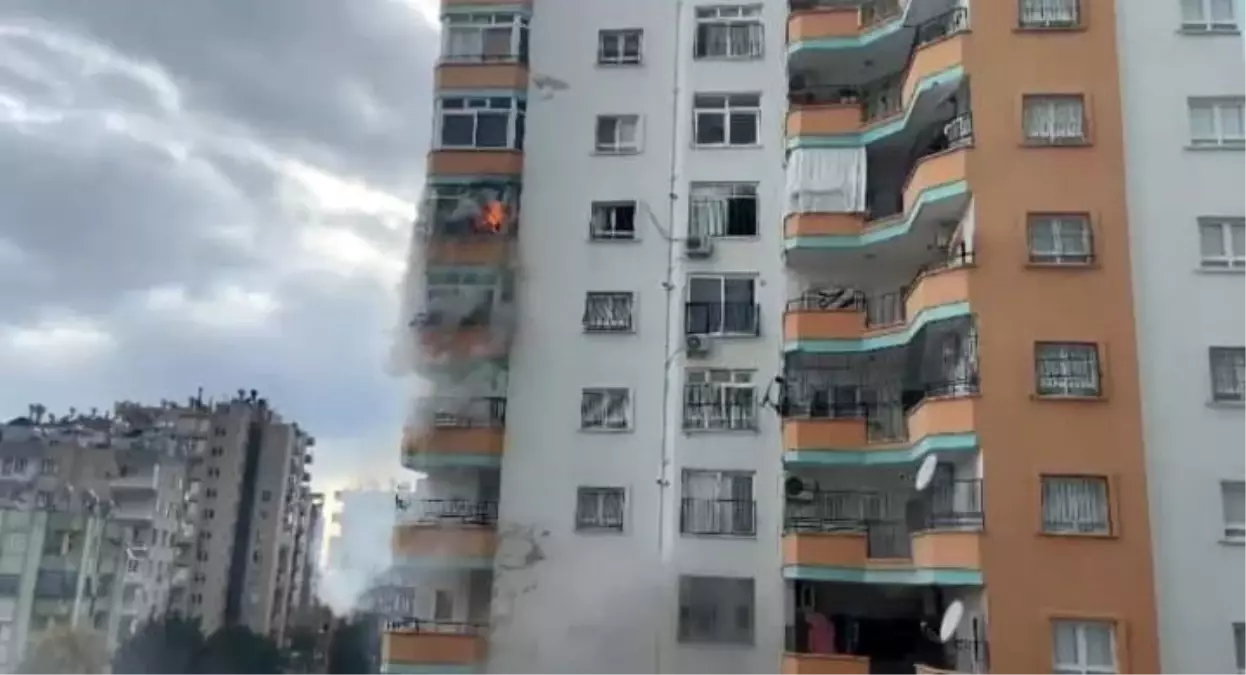 Ev tadilatında çıkan yangın mahalleliyi korkuttu