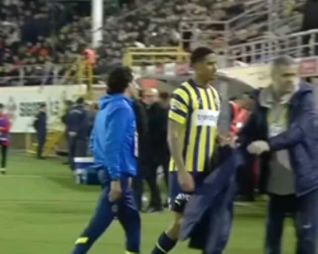 İlk maçında 15 dakika oynayabildi! F.Bahçe'nin yeni transferi Oosterwolde, sahayı terk etti