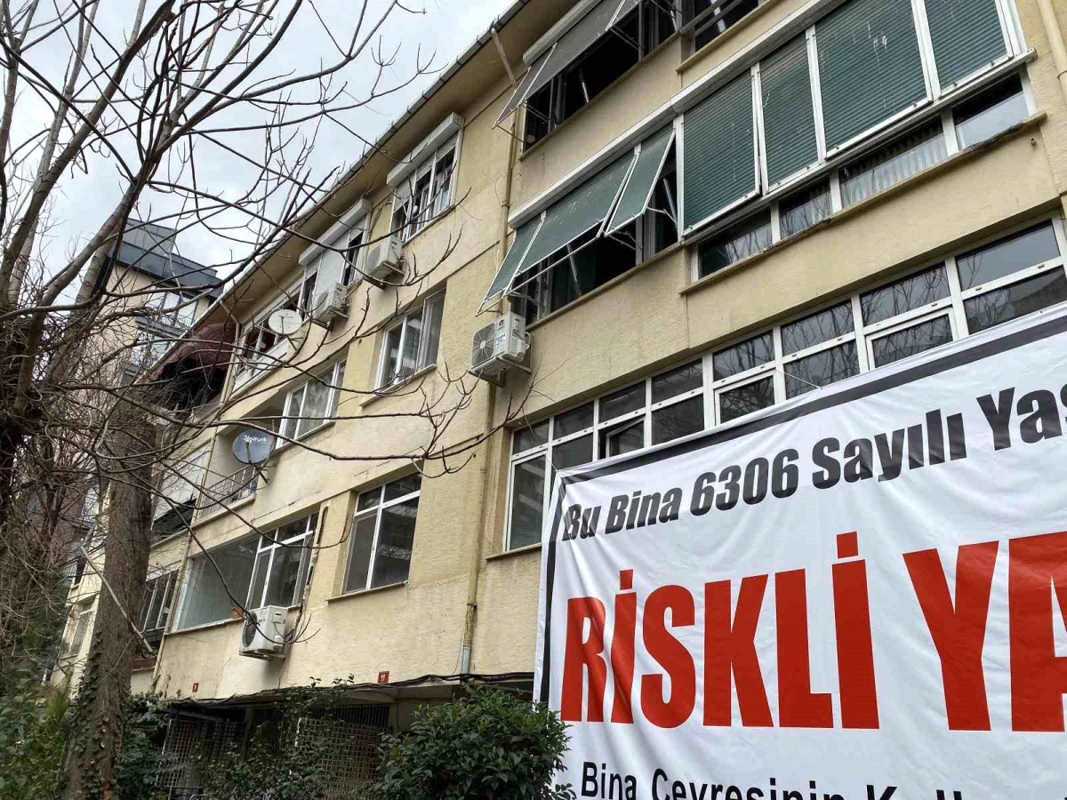 Kadıköy\'de bina sakinlerinin müteahhit kararsızlığı