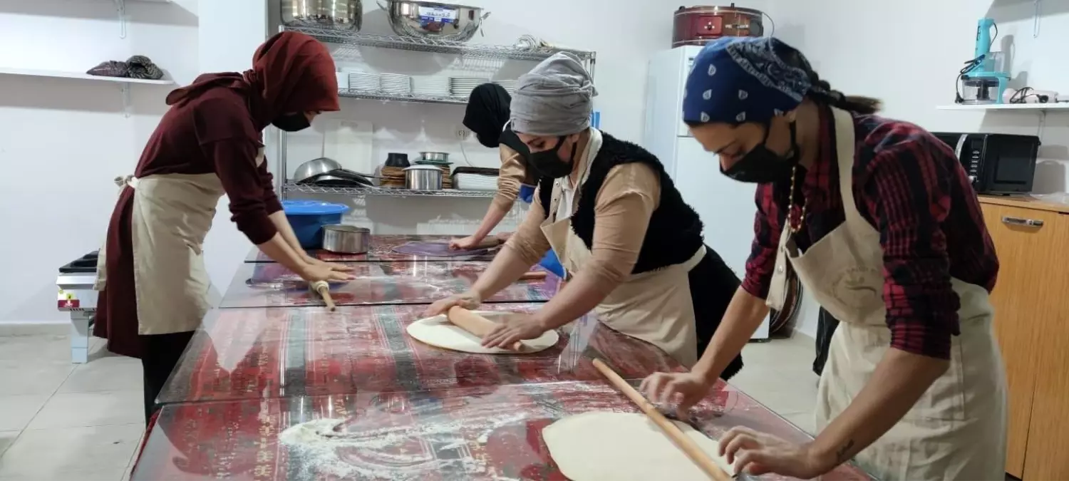 Kendi işinin patronu olmak isteyen kadınlar kurslarda ter döküyor