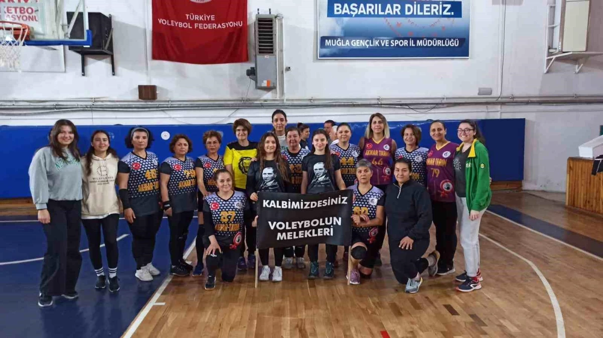 Köyceğiz veteran kadın voleybol takımı turnuvaya farkındalık kattı