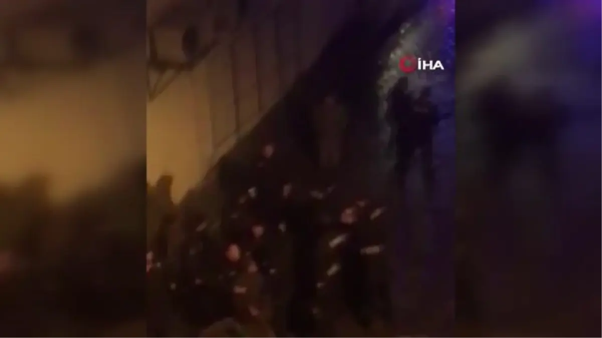 Küçükçekmece\'de mahalle bekçisi, bıçakla üzerine yürüyen zanlıyı vurarak etkisiz hale getirdi