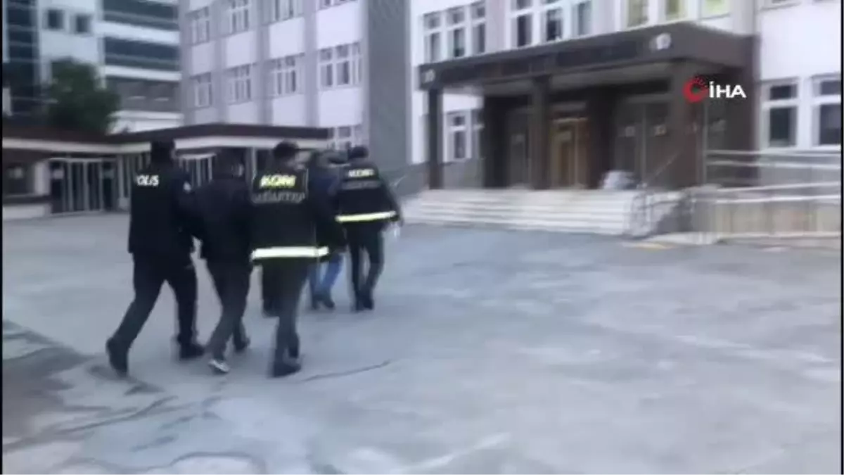 Nurdağı\'nda yıkılan binalarla ilgili firari 2 şüpheli yakalandı