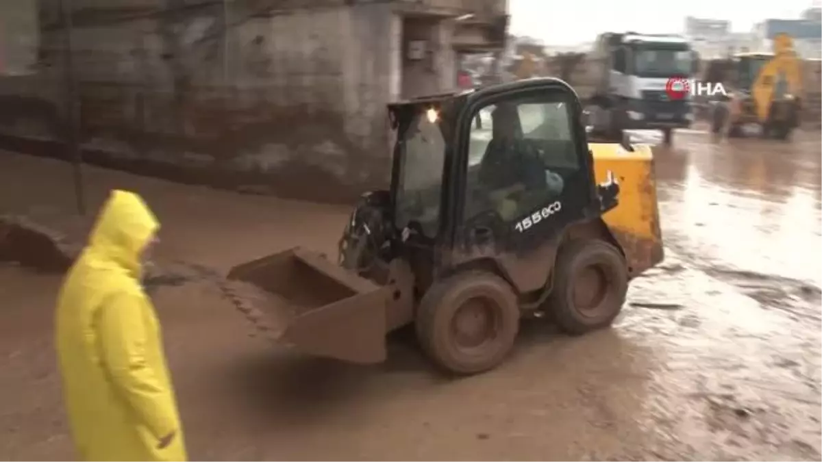 Yağmur başlayınca sel bölgesinde çalışanlar tahliye edildi