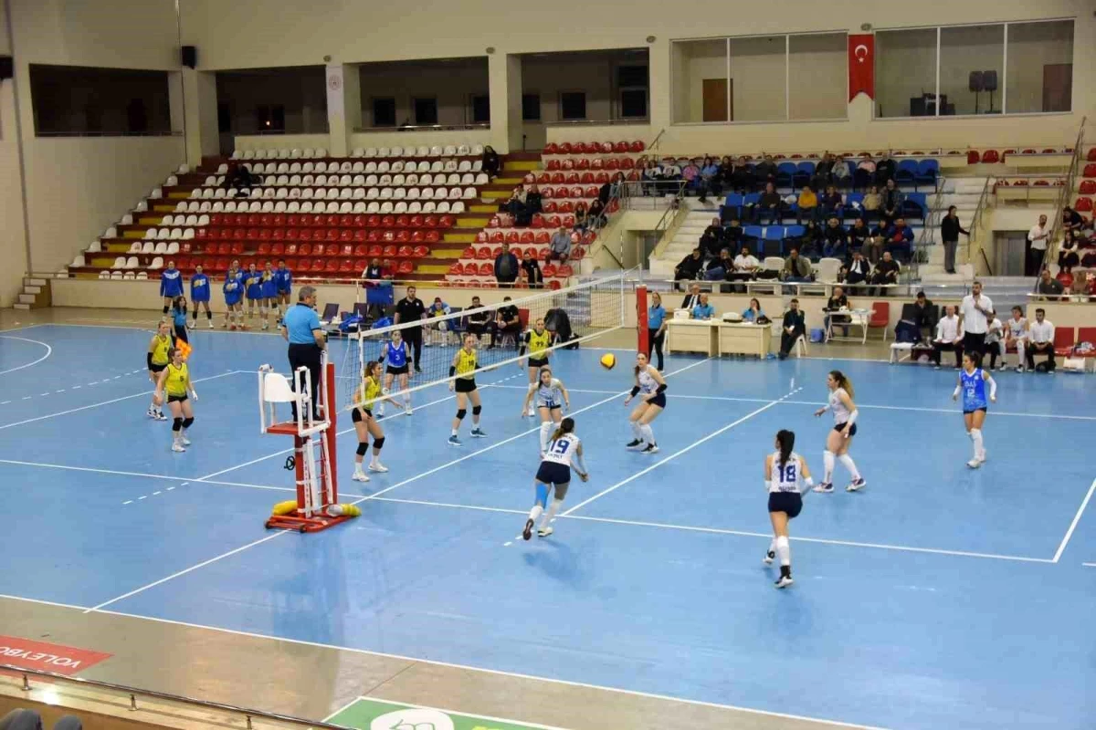 Yarı finalde Bozüyük Belediyesi Eğitim Spor, Beykoz Belediyesi\'ne yenildi