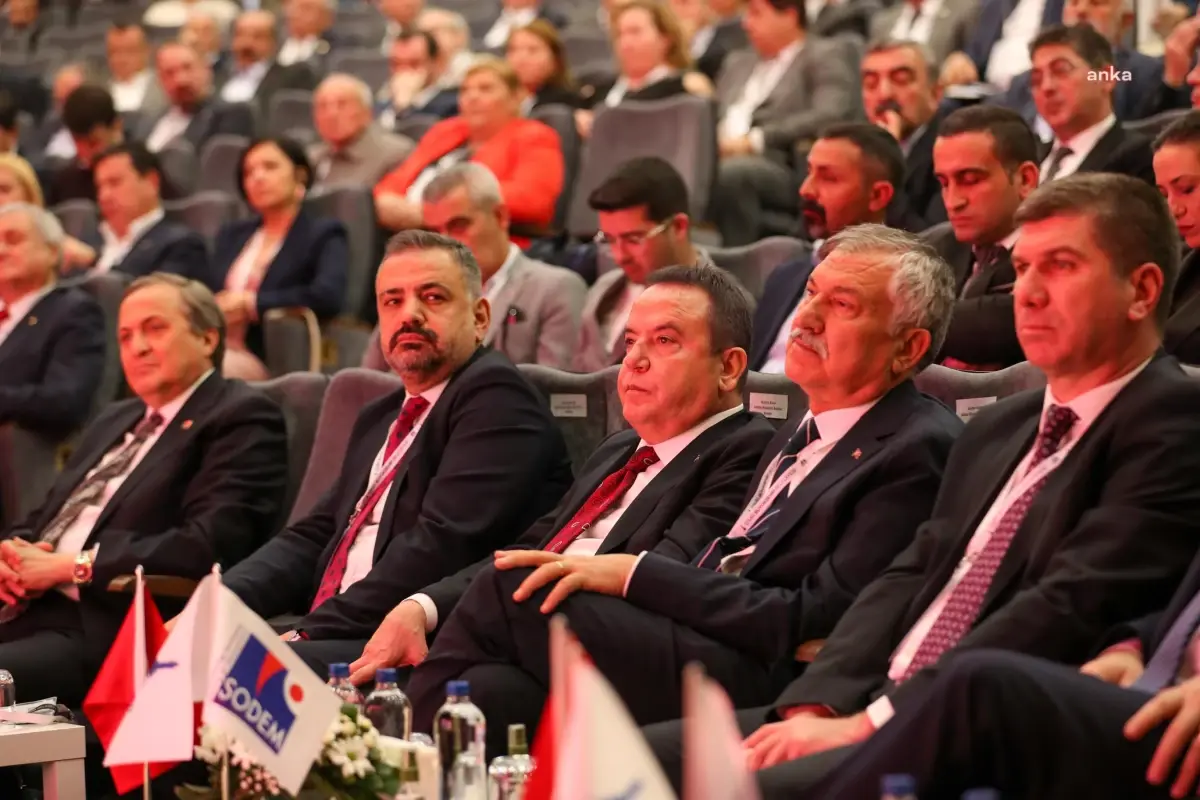 Antalya Büyükşehir Belediye Başkanı Böcek, \'İkinci Yüzyılın İktisat Kongresi\'nde