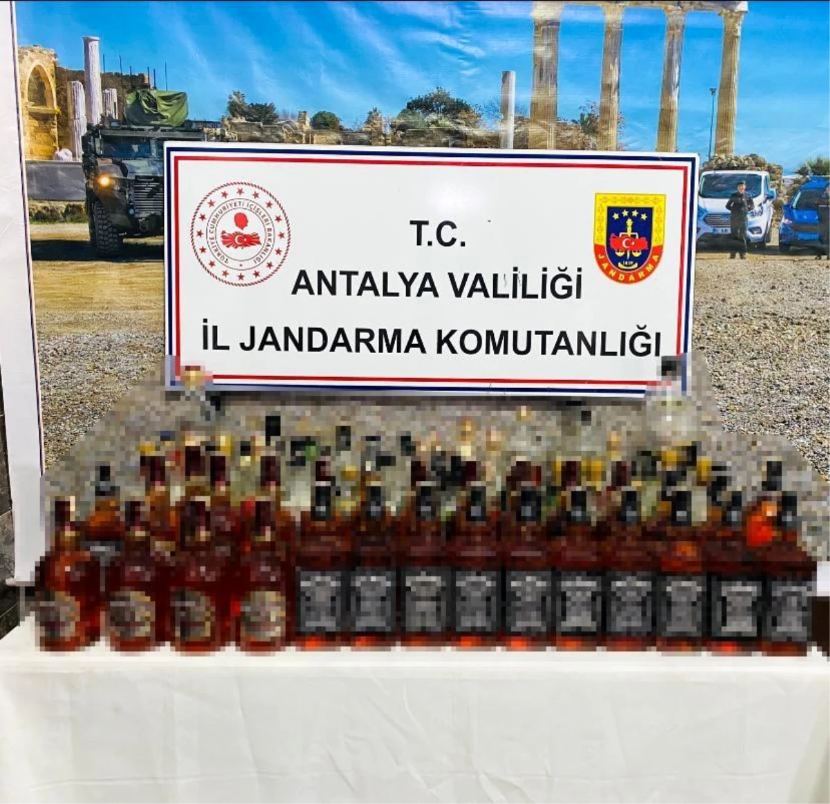 Antalya\'da bin 669 şahıs sorgulandı, 30 litre sahte alkol ele geçirildi